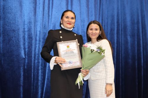 Апаста мөгаллимнәр һәм тәрбиячеләр һөнәри бәйрәмнәрен билгеләп үттеләр