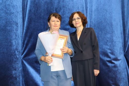 Апаста мөгаллимнәр һәм тәрбиячеләр һөнәри бәйрәмнәрен билгеләп үттеләр