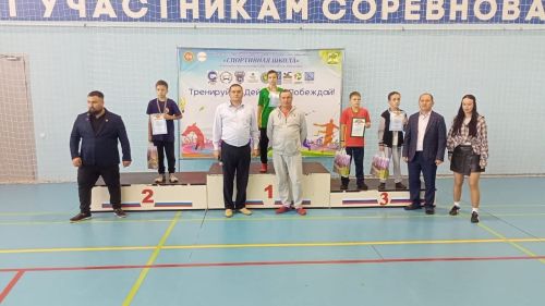 Апас көрәшчеләре районара көрәш турнирында көч сынашкан
