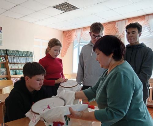 Зур Күккүз китапханәсендә гореф-гадәтләр яңара