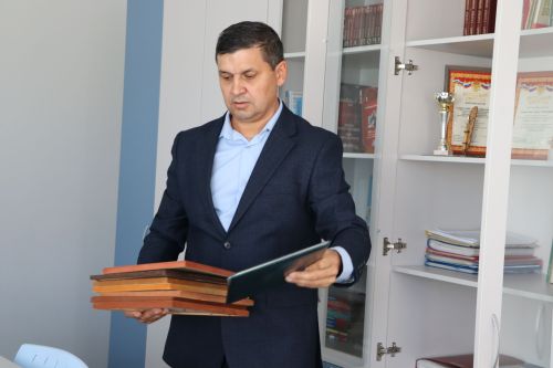 Апас урта мәктәбе укытучысы Айдар Хәбибуллин – республика бәйгесе җиңүчесе!
