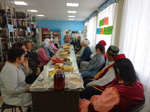 Олы Бакырчы авылы китапханәсендә Өлкәннәр декадасы кысаларында әдәби-музыкаль кичә үткәрелде