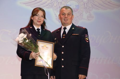 Апаста район эчке эшләр бүлеге хезмәткәрләрен хөрмәтләделәр