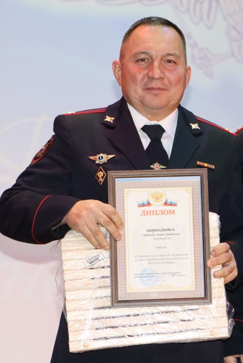 Апаста район эчке эшләр бүлеге хезмәткәрләрен хөрмәтләделәр