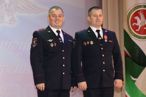 Апаста район эчке эшләр бүлеге хезмәткәрләрен хөрмәтләделәр