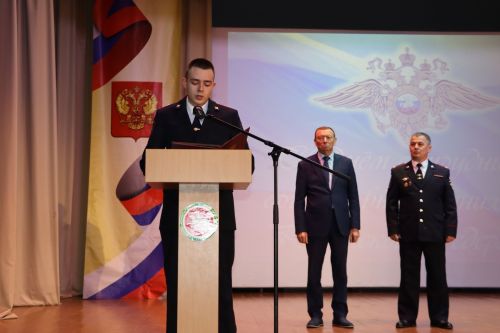 Апаста район эчке эшләр бүлеге хезмәткәрләрен хөрмәтләделәр