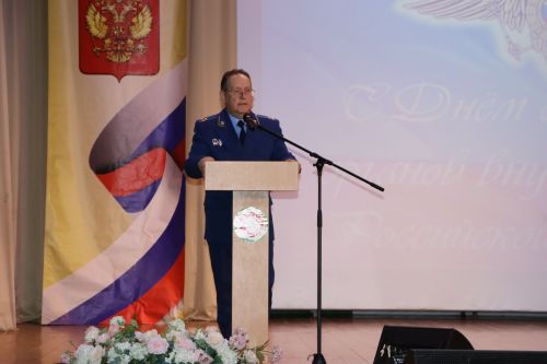 Апаста район эчке эшләр бүлеге хезмәткәрләрен хөрмәтләделәр