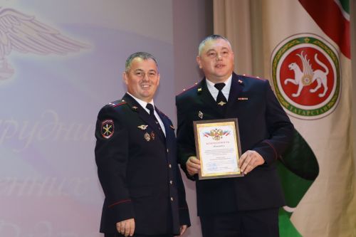 Апаста район эчке эшләр бүлеге хезмәткәрләрен хөрмәтләделәр