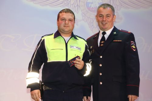 Апаста район эчке эшләр бүлеге хезмәткәрләрен хөрмәтләделәр