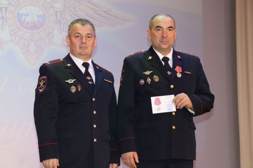 Апаста район эчке эшләр бүлеге хезмәткәрләрен хөрмәтләделәр