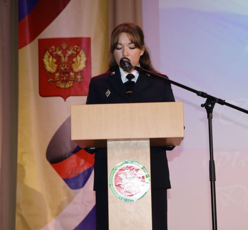 Апаста район эчке эшләр бүлеге хезмәткәрләрен хөрмәтләделәр