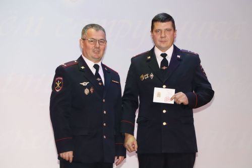 Апаста район эчке эшләр бүлеге хезмәткәрләрен хөрмәтләделәр