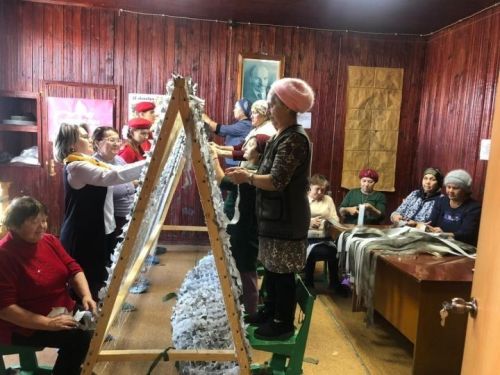 СВЯЗЬ ПОКОЛЕНИЙ: ШКОЛЬНИКИ ОТПРАВЛЯЮТ «ТЕПЛО ДЛЯ ГЕРОЯ»