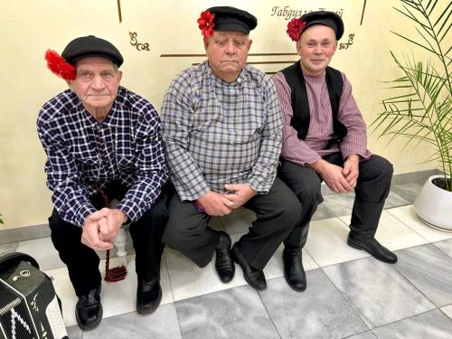 Народный ансамбль «Рябинушка» посетил юбилей фольклорного русского центра