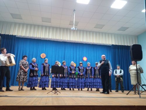 Иске Йомралы үзешчәннәре Олы Бакырчы халкына бәйрәм концерты бүләк итте