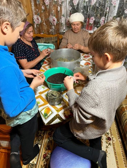 Шәмәклеләр хәрбиләргә ярдәмнәр әзерлиләр