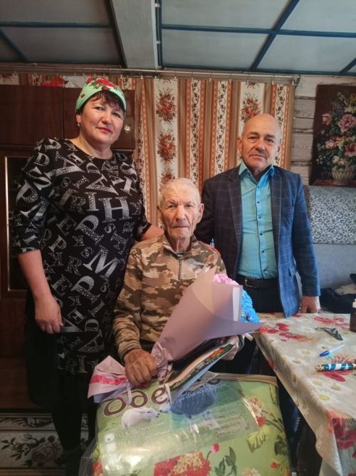 Иске Йомралы авылында гомер кичерүче Гарәфетдин бабай Миңнуллинга 95 яшь тулды