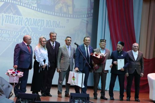Апаста Татарстан Республикасының Атказанган мәдәният хезмәткәре Рәмис Ногмановның иҗат кичәсе узды