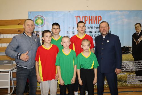 Апаста атказанган колхозчы Габделфәрит Рәхимов истәлегенә көрәш ярышлары узды