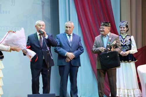 Апаста Татарстан Республикасының Атказанган мәдәният хезмәткәре Рәмис Ногмановның иҗат кичәсе узды