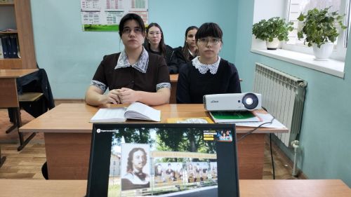 8 ноября —  День памяти сотрудников органов внутренних дел Российской Федерации, погибших при исполнении служебных обязанностей