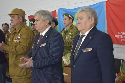 Апаста хәрби хәрәкәтләрдә һәлак булган райондашларны көрәш келәмендә искә алдылар
