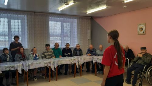 Учащиеся, участники «Движение Первых» и преподаватели Бишевской школы посетили Кайбицкий дом – интернат для престарелых и инвалидов