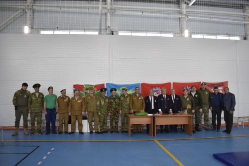 Апаста хәрби хәрәкәтләрдә һәлак булган райондашларны көрәш келәмендә искә алдылар
