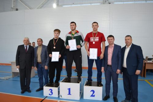Апаста һөнәри белем бирү оешмалары арасында көрәш буенча республика финалы узды