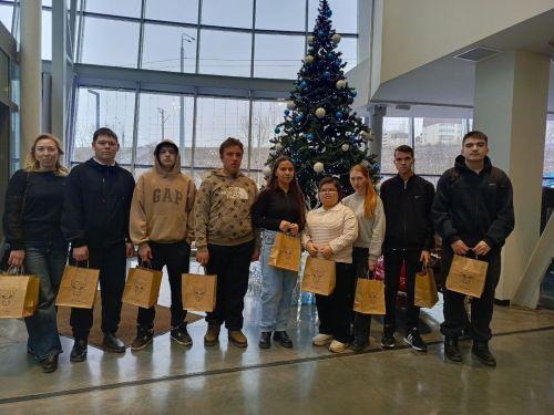 Студенты Апастовского аграрного колледжа посетили с экскурсией выставочный комплекс ретроавто в  Казани