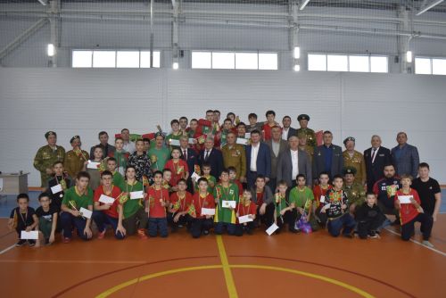 Апаста хәрби хәрәкәтләрдә һәлак булган райондашларны көрәш келәмендә искә алдылар