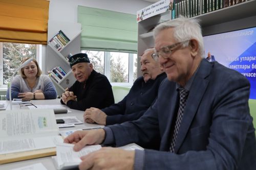 Апаста “Серле каләм” әдәби берләшмәсенең иҗади очрашуы узды