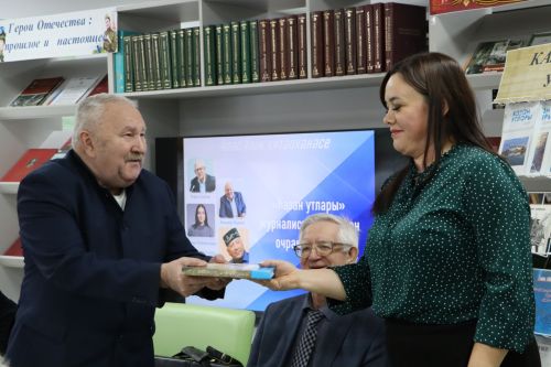 Апаста “Серле каләм” әдәби берләшмәсенең иҗади очрашуы узды