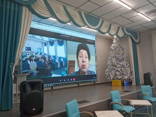 Апас урта мәктәбендә туган (татар) тел һәм әдәбияты укытучылары өчен районара методик семинар үтте