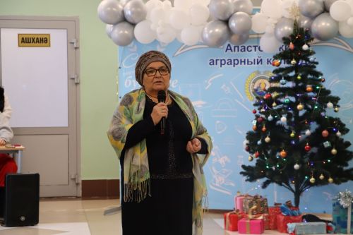 Назирә Җиһаншина балаларга Яңа ел бәйрәме бүләк итте!