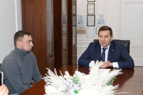 Апаска Татарстан Республикасы Дәүләт Советы депутатлары Айдар Таһиров һәм Фәнил Баһаветдинов һәм  килде