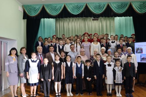 “Энекәш” китабы авторы Гөлүсә Закирова Борнаш мәктәбендә очрашуда катнашты