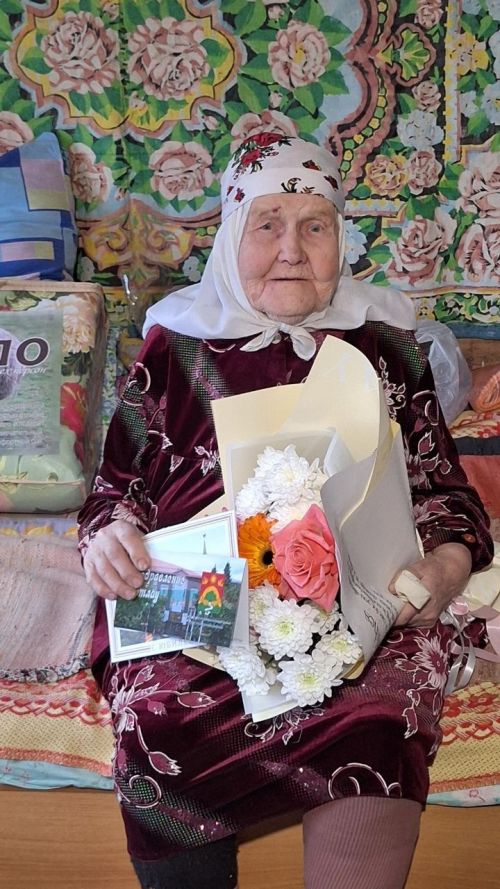 Чирмешән авылында яшәүче Фәһимә әби Шәрәфетдинова 95 яшьлек гомер бәйрәмен каршылады