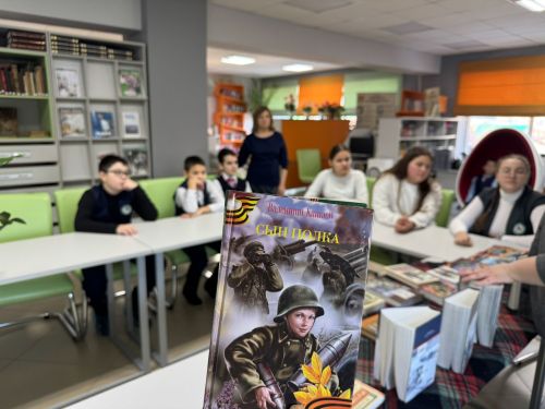 Участники книжного клуба Движения Первых обсудили подборку книг, посвященных Великой Отечественной войне