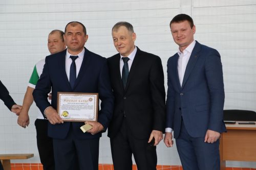 Апаста район башлыгы призларына көрәш ярышлары узды
