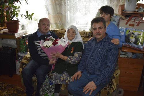 Галия әби Зәйнуллина: “Кияргә кием, ашарга ризык булмаган чорларны уздык”