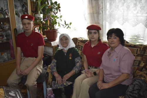 Галия әби Зәйнуллина: “Кияргә кием, ашарга ризык булмаган чорларны уздык”