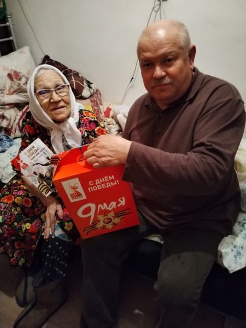 Дәвеш авылы җирлегендә яшәүче тыл ветераннары Татарстан Рәисенең бүләкләрен алдылар