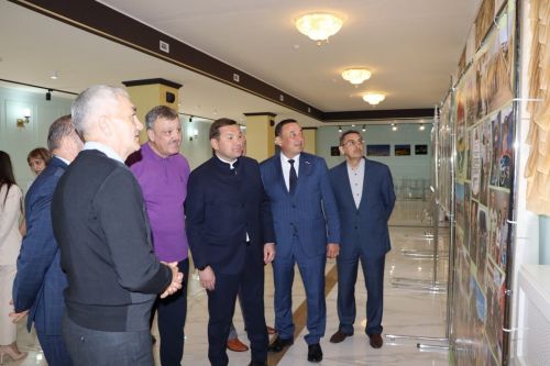 Апаста Бөек Җиңүнең 80 еллыгына багышланган бәйрәм концерты узды