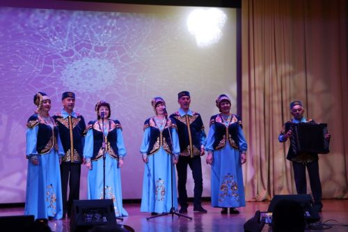 Апаста Бөек Җиңүнең 80 еллыгына багышланган бәйрәм концерты узды