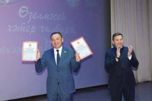 Апаста Бөек Җиңүнең 80 еллыгына багышланган бәйрәм концерты узды