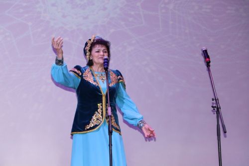 Апаста Бөек Җиңүнең 80 еллыгына багышланган бәйрәм концерты узды