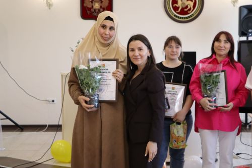 Апаста йөкле хатын-кызлар көне билгеләп үтелде
