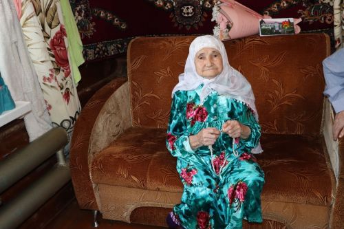 Күкшем авылыннан Талия әби Бикчәнтәева 90 яшьлек гомер бәйрәмен каршылады