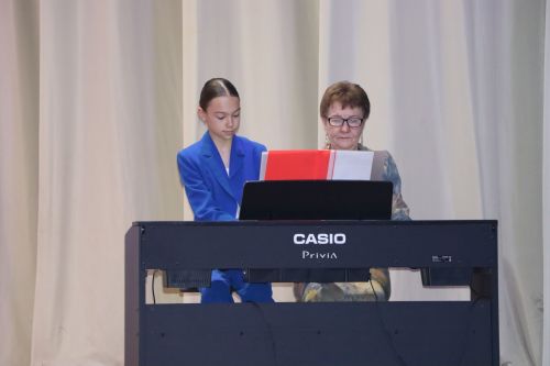 Апас балалар сәнгать мәктәбе иҗади хисап концертын тәкъдим итте